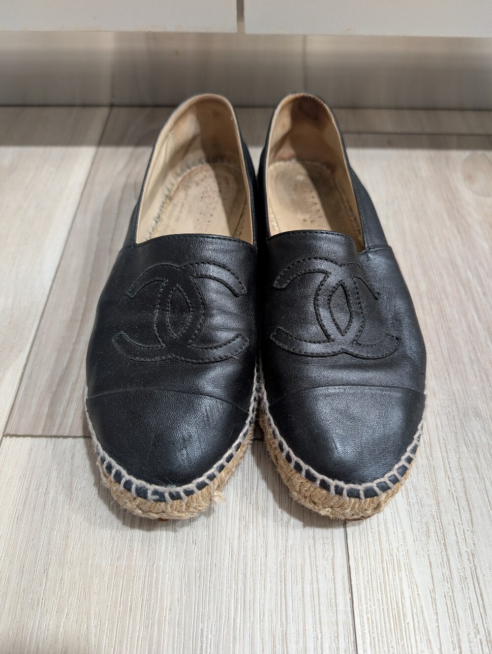 Pre-owner Chanel Black Leather Espadrille Flats Size 38